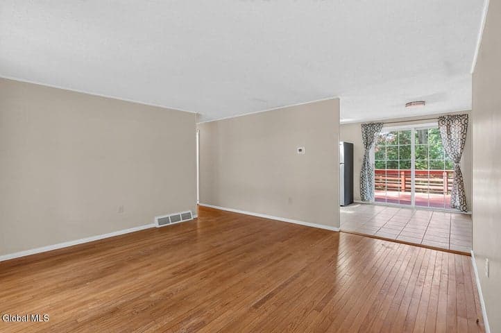 9 Prospect Drive, Saratoga Springs, NY, photo 5