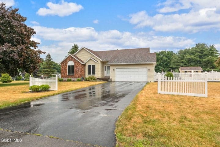 237 Long Meadow Lane, Schenectady, NY, photo 3