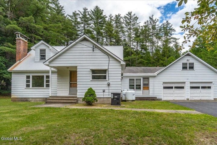 583 N Creek Road, Greenfield, NY, photo 2
