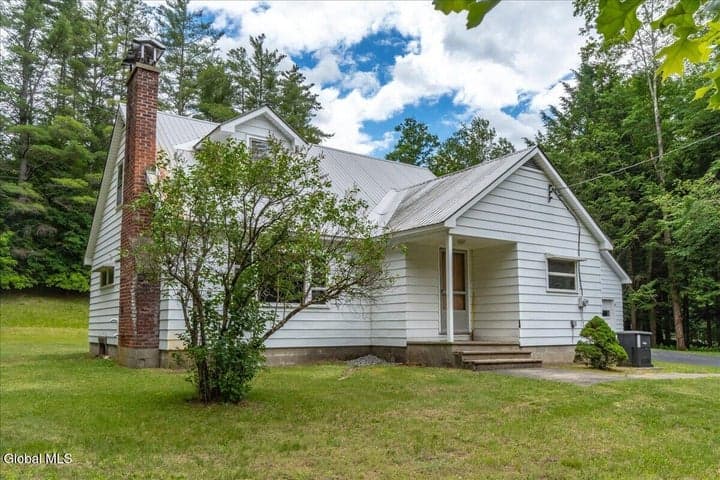 583 N Creek Road, Greenfield, NY, photo 3