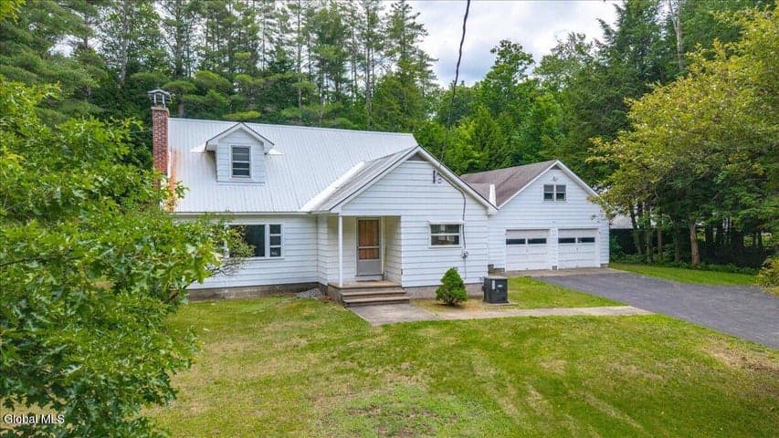 583 N Creek Road, Greenfield, NY, photo 4