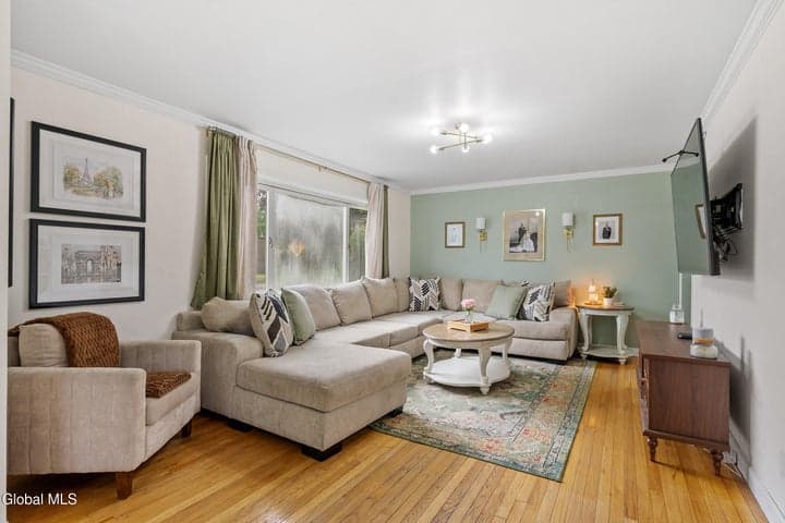 9 Bluebird Road, Moreau, NY, photo 2