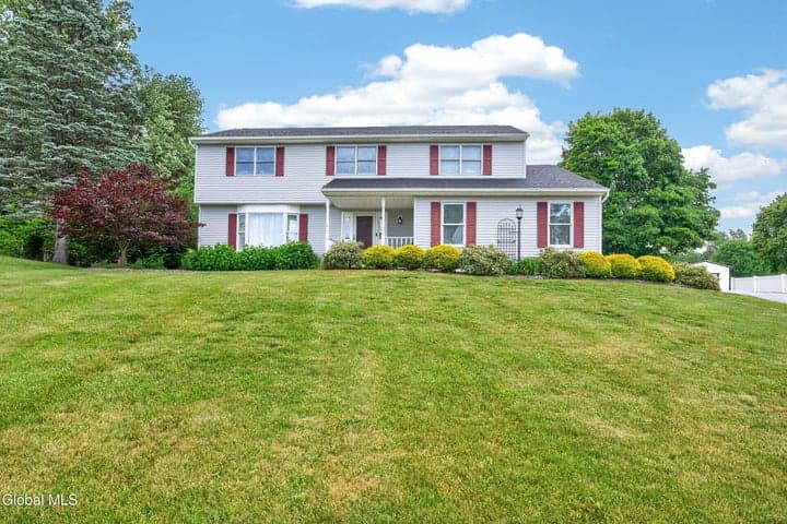 44 Mallard Road, Glenmont, NY