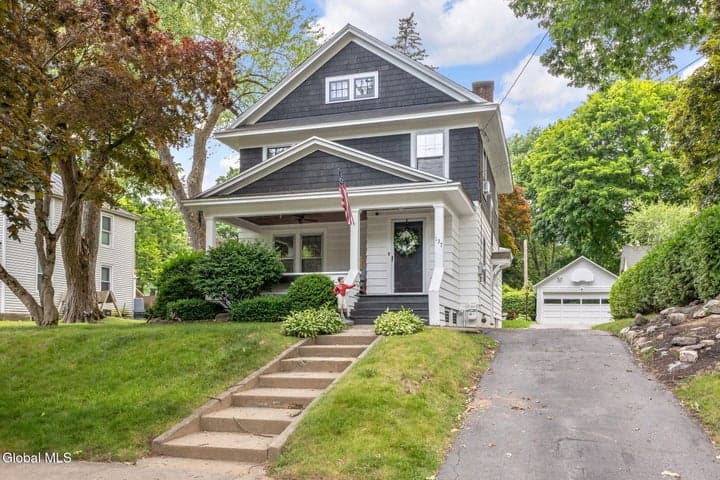 137 East Avenue, Saratoga Springs, NY, photo 2