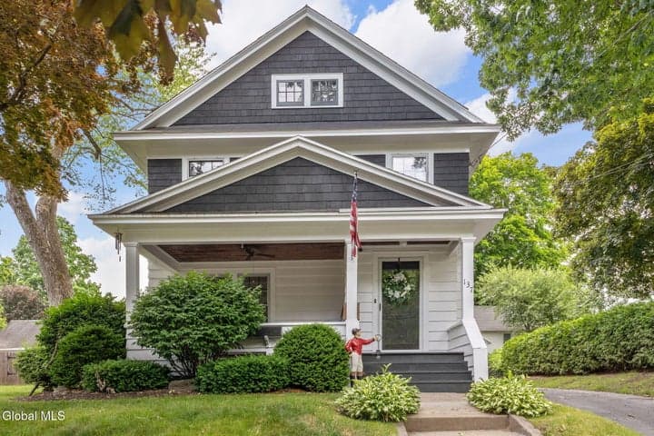 137 East Avenue, Saratoga Springs, NY, photo 3