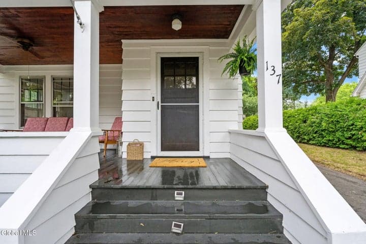 137 East Avenue, Saratoga Springs, NY, photo 5