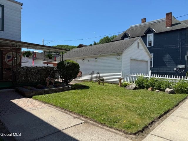 145 Florida Avenue, Amsterdam, NY, photo 4