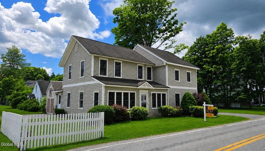 17 Goodman Avenue, Bolton, NY