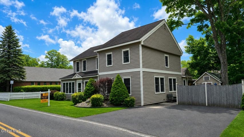 17 Goodman Avenue, Bolton, NY, photo 2
