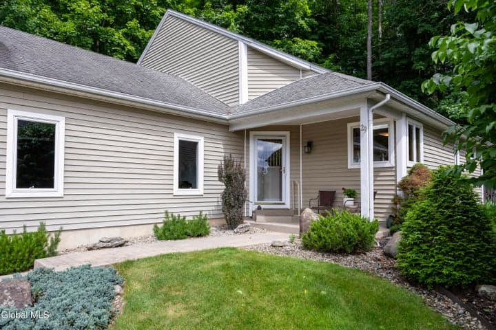 29 Pepper Lane, Saratoga Springs, NY, photo 3