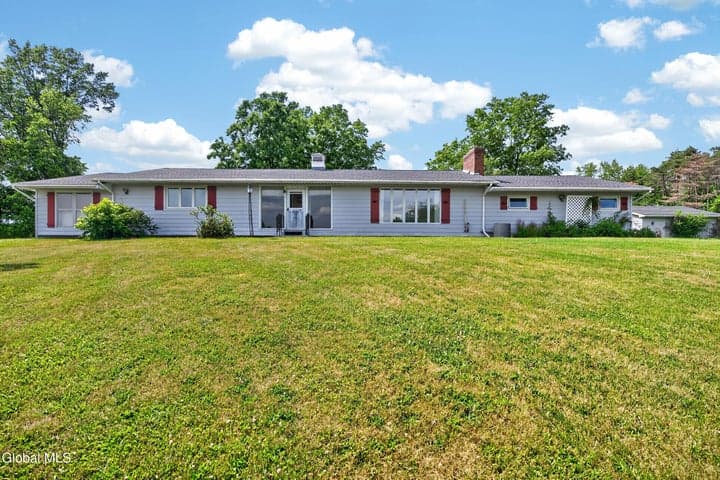 53 Sharon Lane, Schodack, NY