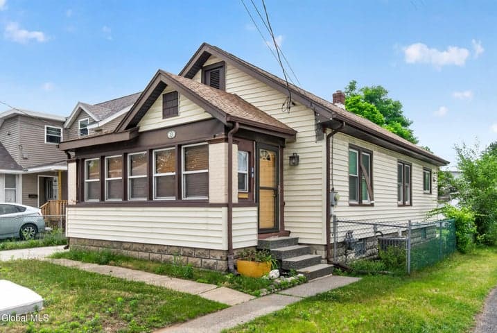 24 Maplewood Avenue, Albany, NY, photo 2