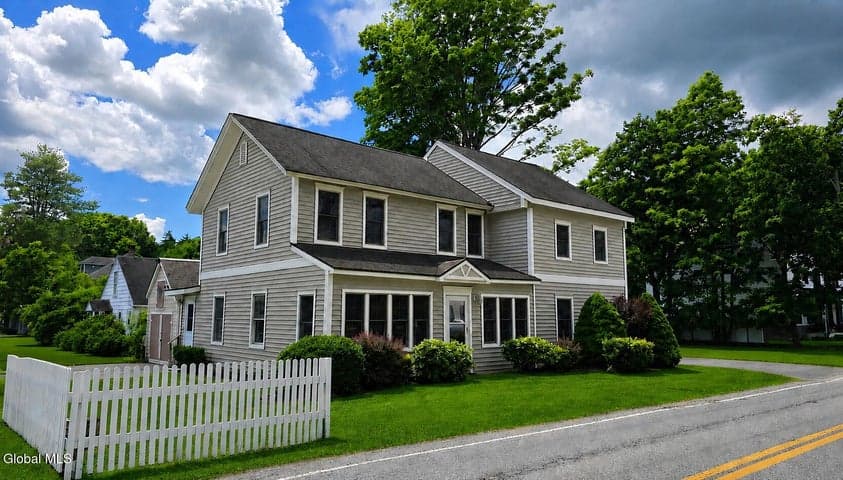 17 Goodman Avenue, Bolton, NY