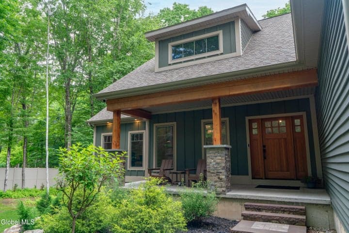 8 Caitlin Court, Saratoga Springs, NY