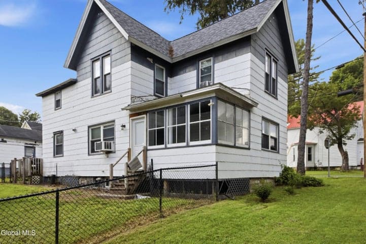 101 Knowlton Road, Fonda, NY