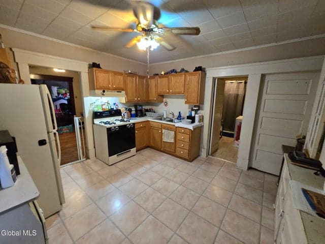 20 Vanwyck Street, Gloversville, NY, photo 3