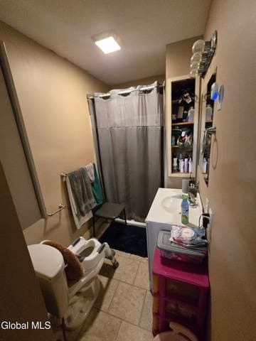 20 Vanwyck Street, Gloversville, NY, photo 5