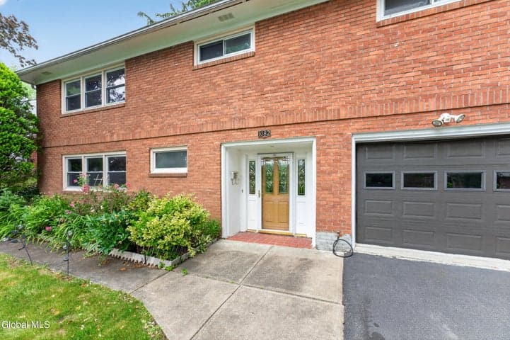 1082 Cornelius Avenue, Niskayuna, NY, photo 2