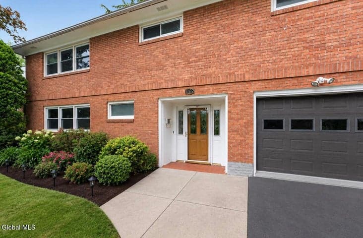 1082 Cornelius Avenue, Niskayuna, NY, photo 3