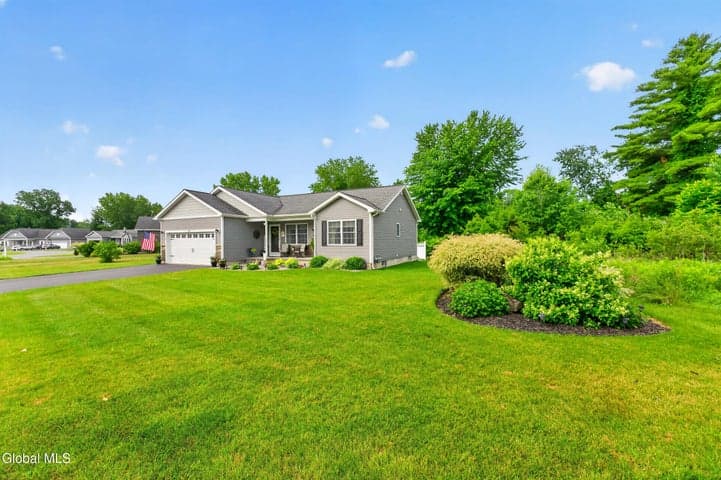 29 Quarry Circle Way, Hudson Falls, NY, photo 3