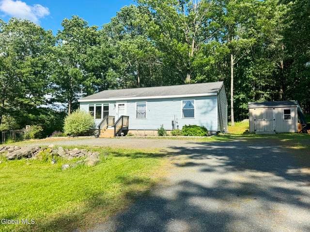 26 Knobhill Road, Averill Park, NY, photo 4