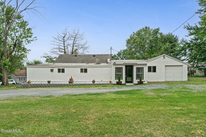 5 Wanzer Avenue, East Greenbush, NY, photo 3