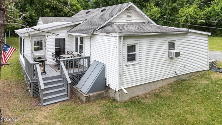 5 Wanzer Avenue, East Greenbush, NY, photo 4