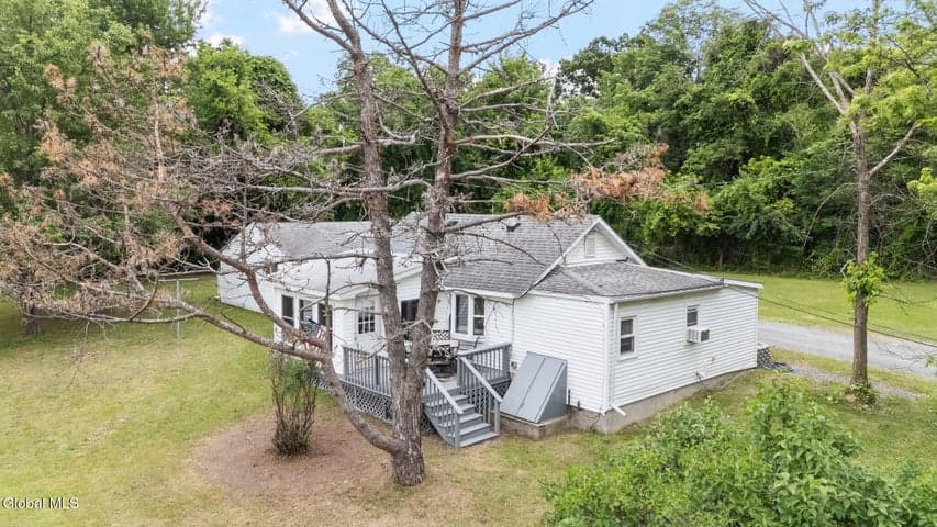 5 Wanzer Avenue, East Greenbush, NY