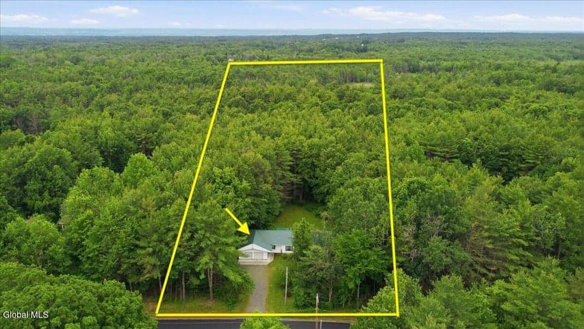 480 Honeywell Corners Road, Broadalbin, NY
