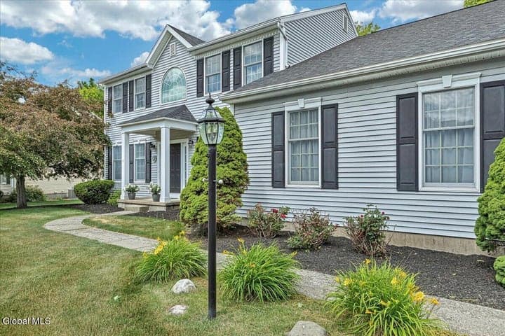 31 Ivywood Drive, Bethlehem, NY, photo 2