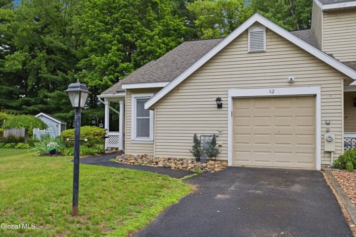 52 Stoney Creek Drive, Clifton Park, NY, photo 3