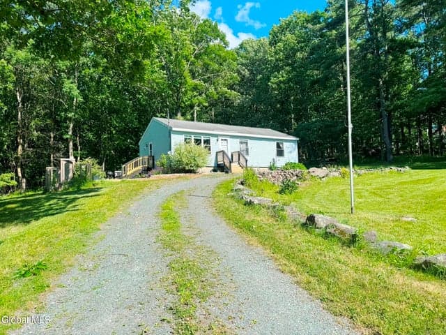 26 Knobhill Road, Averill Park, NY, photo 3