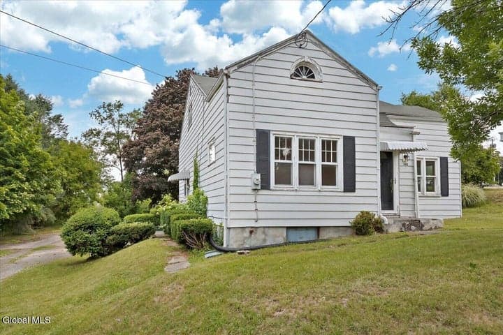 140 Everett Road, Colonie, NY, photo 2