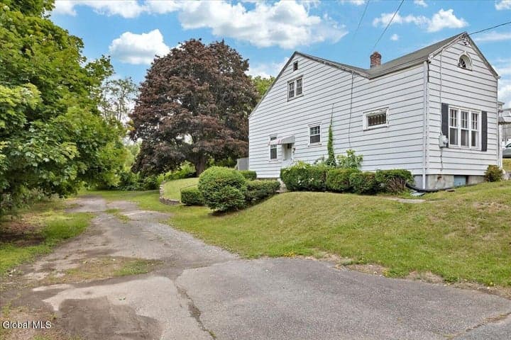 140 Everett Road, Colonie, NY, photo 3