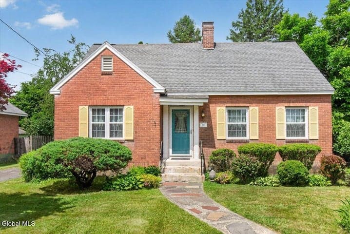 12 Mellon Avenue, Brunswick, NY