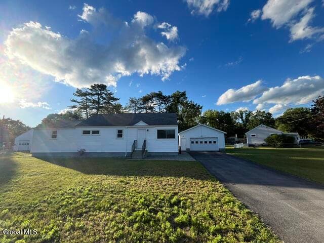 3 Ryder Avenue, Moreau, NY, photo 2