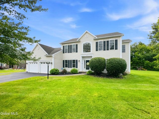 29 Heritage Court, Cohoes, NY