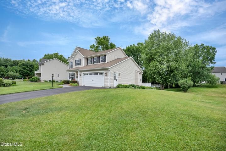 16 Tamara Court, East Greenbush, NY, photo 4