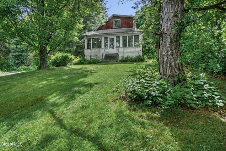 120 Leversee Road, Troy, NY