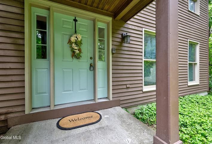 14 Thoroughbred Way, Clifton Park, NY, photo 4
