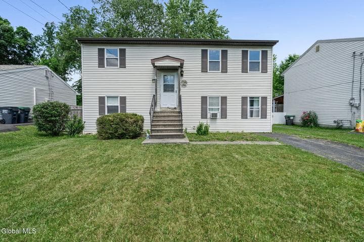 52 Broadway, Latham, NY