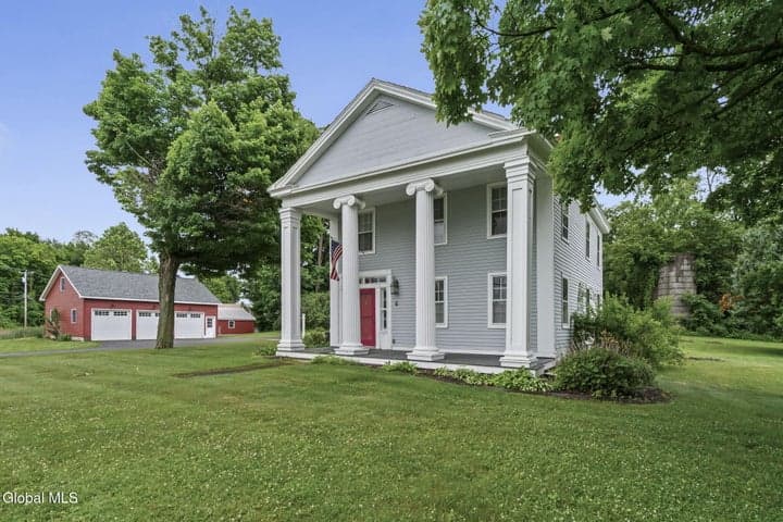 6 Halfmoon Drive, Waterford, NY