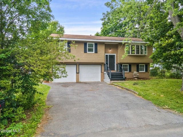 62 Green Island Avenue, Latham, NY, photo 2