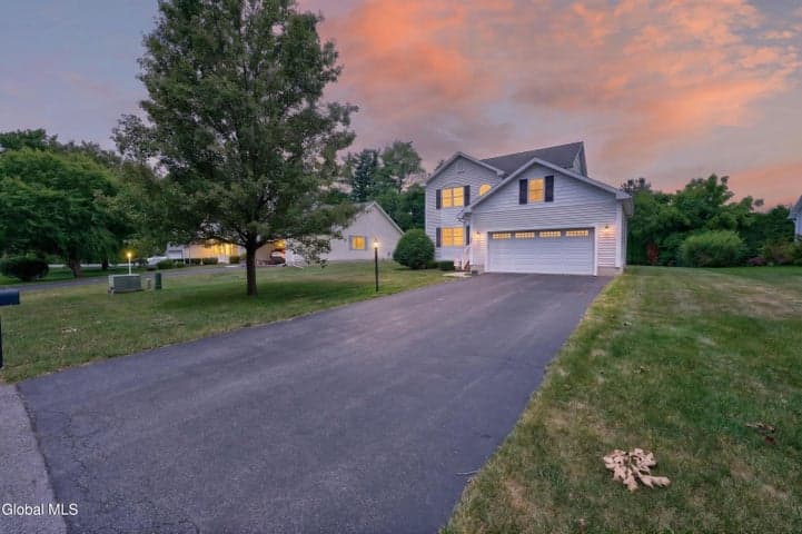 5 Carriage Way, Waterford, NY, photo 4