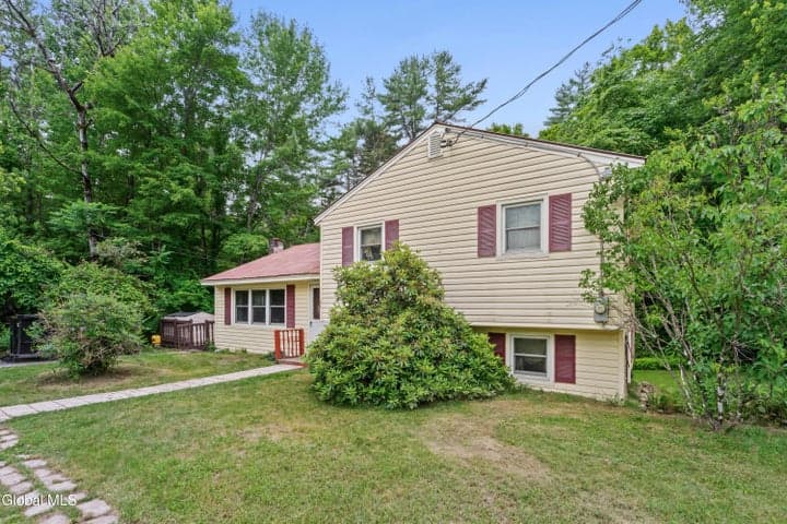 24 Hack Road, Corinth, NY