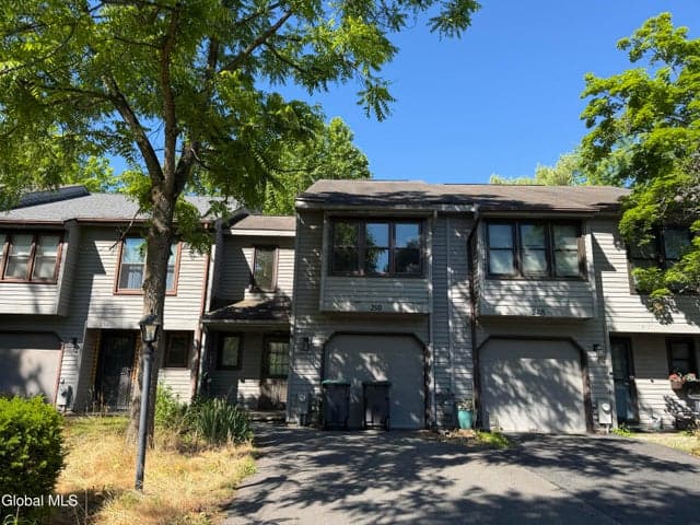 250 Woodscape Drive, Guilderland, NY