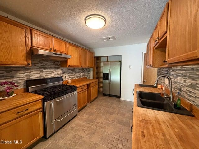 250 Woodscape Drive, Guilderland, NY, photo 5