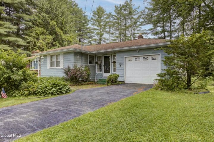 2219 County Highway 107, Broadalbin, NY
