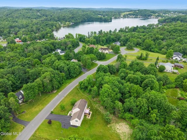 9 Thomas Drive, North Greenbush, NY, photo 4