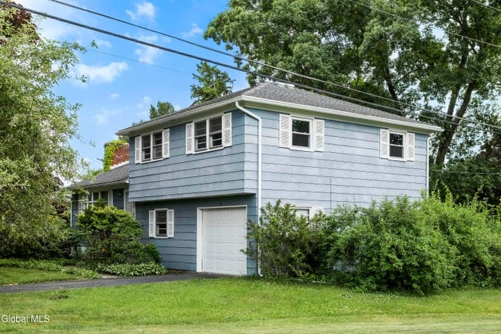 34 Greenock Road, Delmar, NY, photo 3